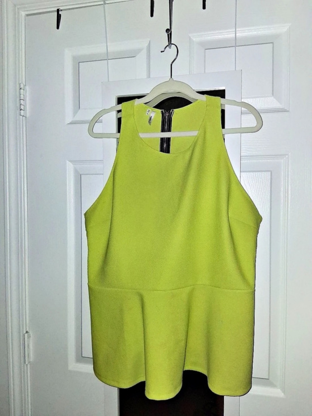 Studio Y Green Sleeveless Top Size XXL Like New